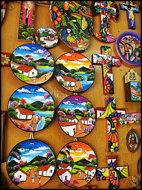 Ceramic handicrafts for sale in La Palma, El Salvador