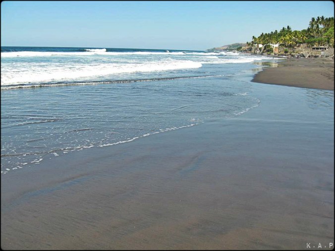 playa, El Zunzal, La Libertad, El Salvador, Central America, America Central, El Salvador, beach, playa, beachthursday, black sand, arena negra, Pacific Ocean, Oceano Pacifico, waves, water, olas, agua