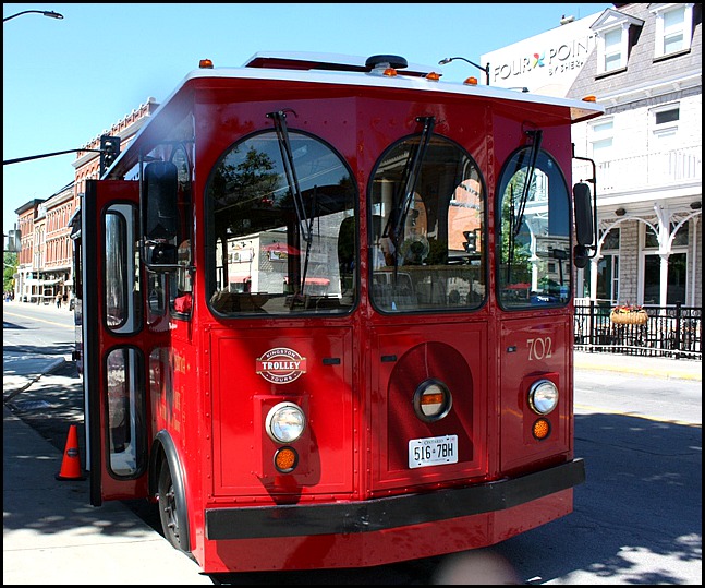 Hop on board the Kingston Trolley Bus which will take you around the main attractions in Kingston, Ontario, Canada.