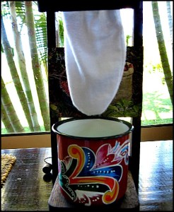 coffee drip, café chorreado, chorreado, Café Tres Generaciones, coffee, Doka Estate, Alajuela, Costa Rica, Centro America, coffee plantation