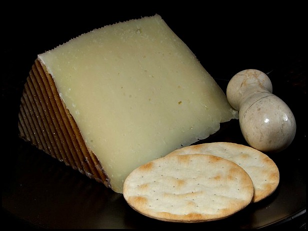 Manchego, cheese, Manchego Cheese, queso, dairy, Spanish food, foodie, foodporn, España
