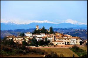 view, Neive, Italy, Piedmont, Piemonte, Northwestern Italy, travel, photography, Europe