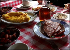 maple glazed ham, baked potatoes, Cabane à sucre, Constantin Grégoire, sugar shack, St-Esprit, Québec