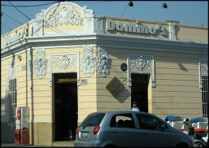 Pizzeria, Domino's, Ciudad de Guatemala, architecture, Guatemala, travel, photography
