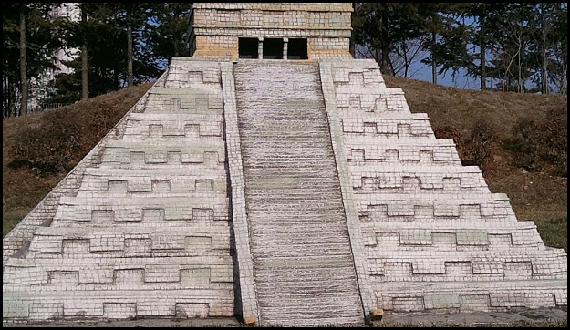 Mexico, Quintana Roo, Chicen Itza, Pyramid, Miniature, Aiins World, Bucheon, South Korea, Theme Park, travel, photography, TS76