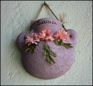 wall decor, clay pot, Suchitoto, El Salvador, travel, photography, TS76
