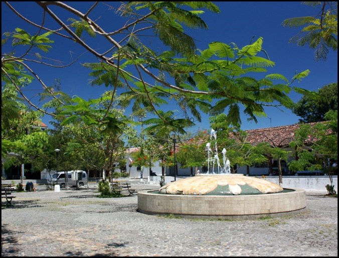 Parque Central, Suchitoto, El Salvador, travel, photography, TS76
