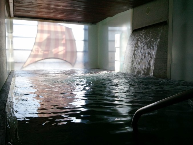 Scandinave spa, Old Montreal, spa, pool, waterfall