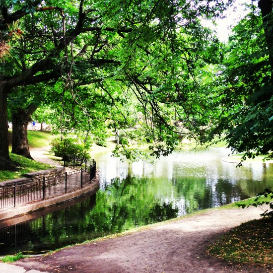 Peace and serenity. Gorgeous urban oasis in Montreal, Quebec, Canada. #travel #photography #park #city #travelblog