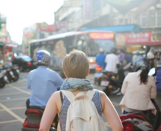 As an expat and traveler, are you having a hard time socializing and making friends? You are not alone, check out these great tips that will help you overcome expat challenges! #travel #travelabroad #socializing #wellness #health #insurance #travelinsurance #expattips